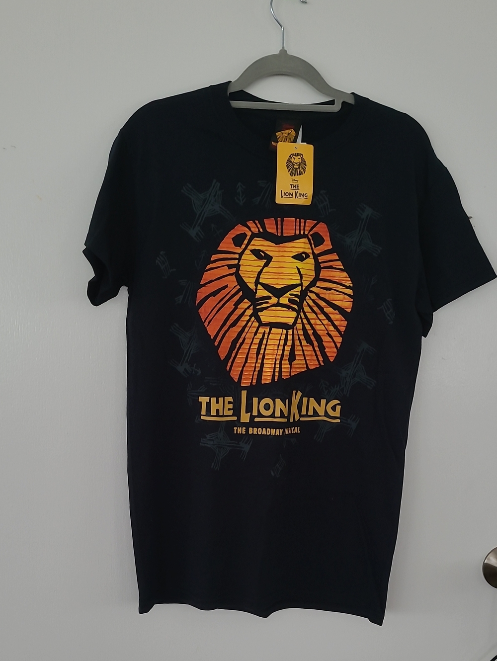 New Lion King Tshirt. Size Small